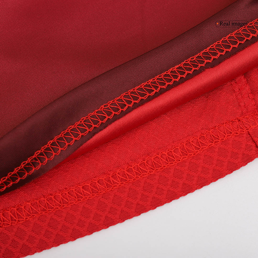 Kit de fútbol local del Manchester United para niños (Kit, pantalón corto y calcetines) 2024/25