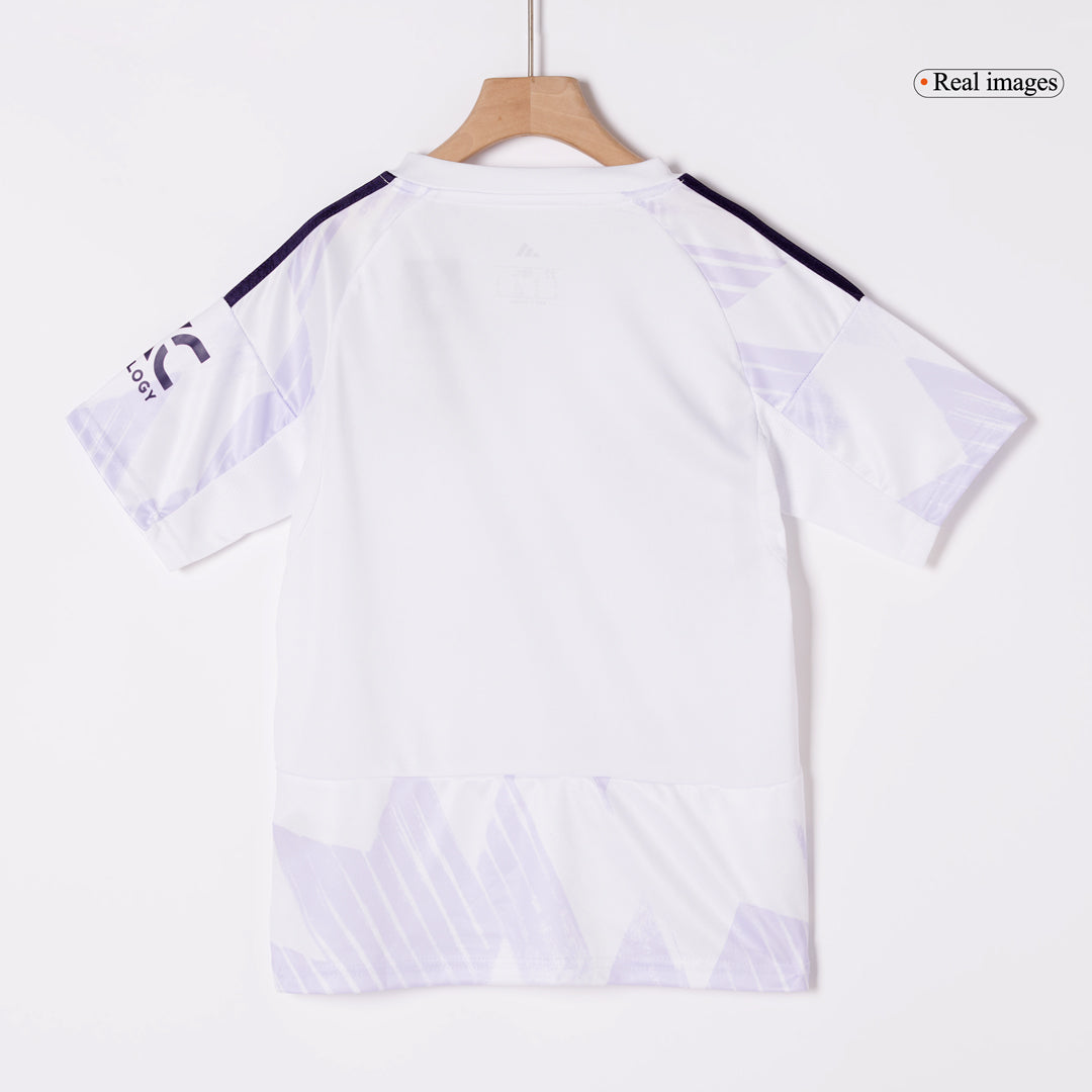 Kit de fútbol visitante del Manchester United para niño (Kit, pantalón corto y calcetines) 2025/26, color blanco