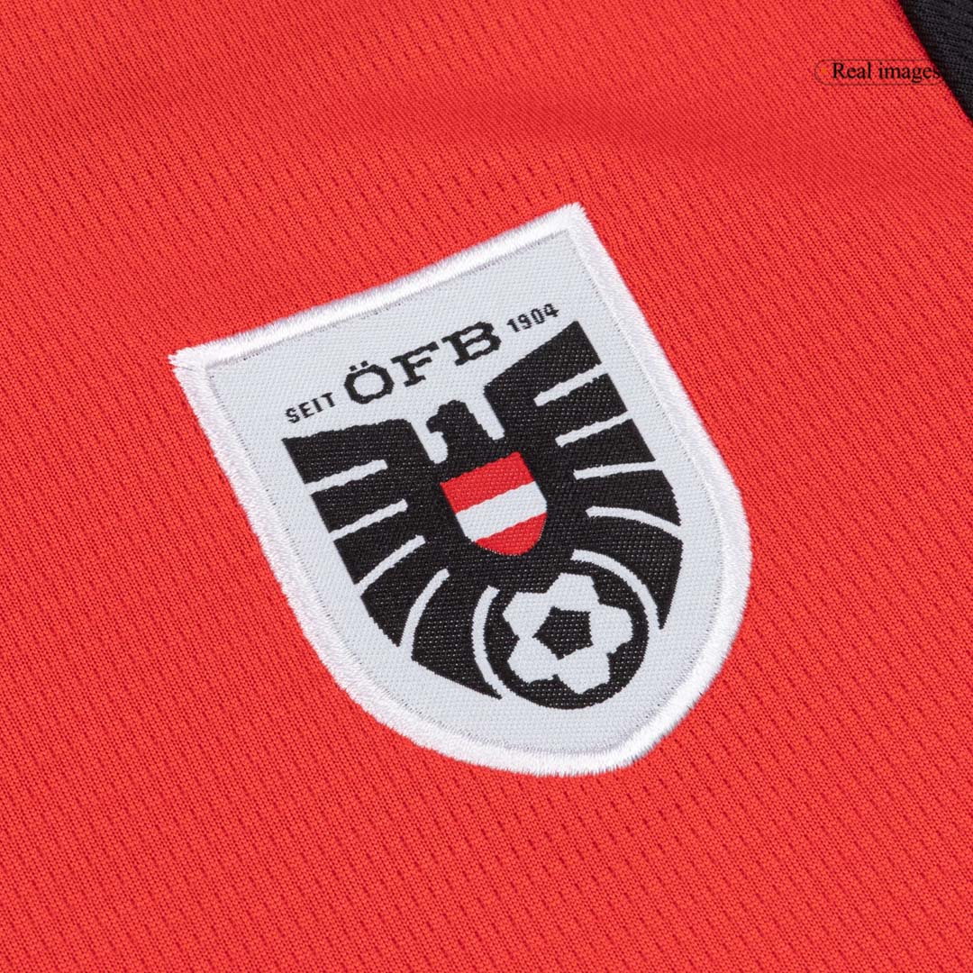 Equipación infantil de la selección de fútbol de Austria (camiseta + pantalón corto) para el Mundial de 2026, color rojo.