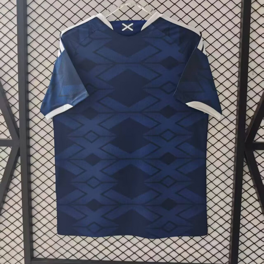 Camiseta local de Escocia 26/27