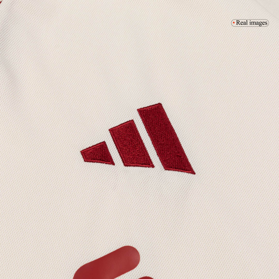 Kit de visitante del Liverpool (camiseta y pantalones cortos) 25/26 blanca