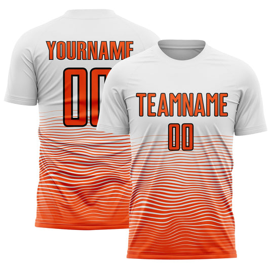 Camiseta de fútbol personalizada con sublimación de líneas degradadas en blanco, naranja y negro