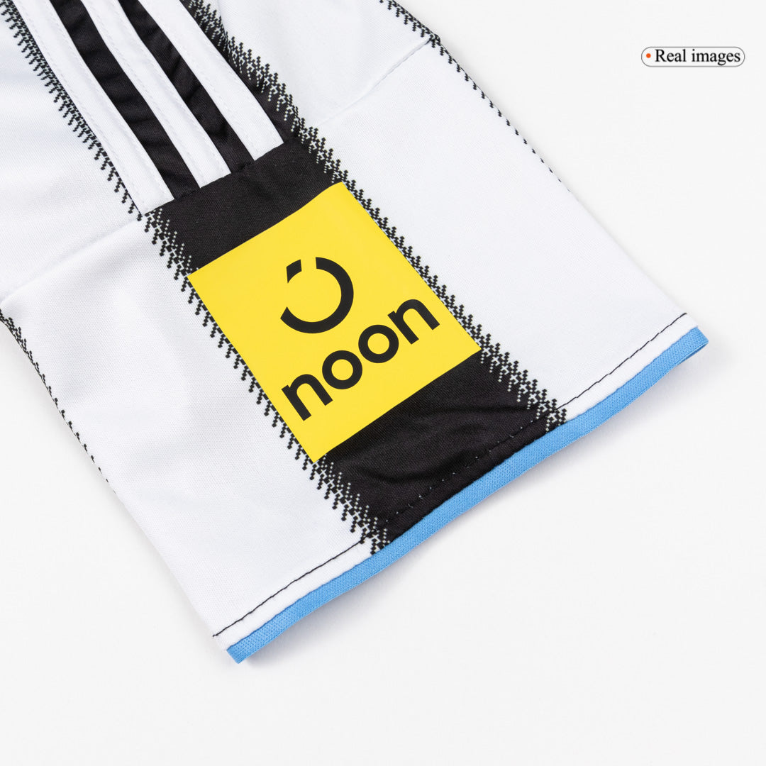 Kit de fútbol local del Newcastle United para niños (Kit y pantalón corto) 2025/26