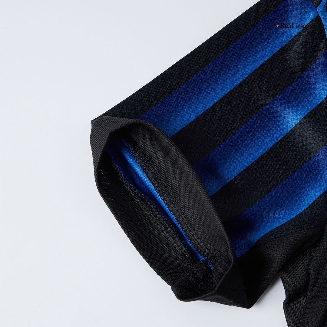 Kit de camiseta de fútbol local del Inter de Milán para niños (camiseta, pantalón corto y calcetines) 2025/26