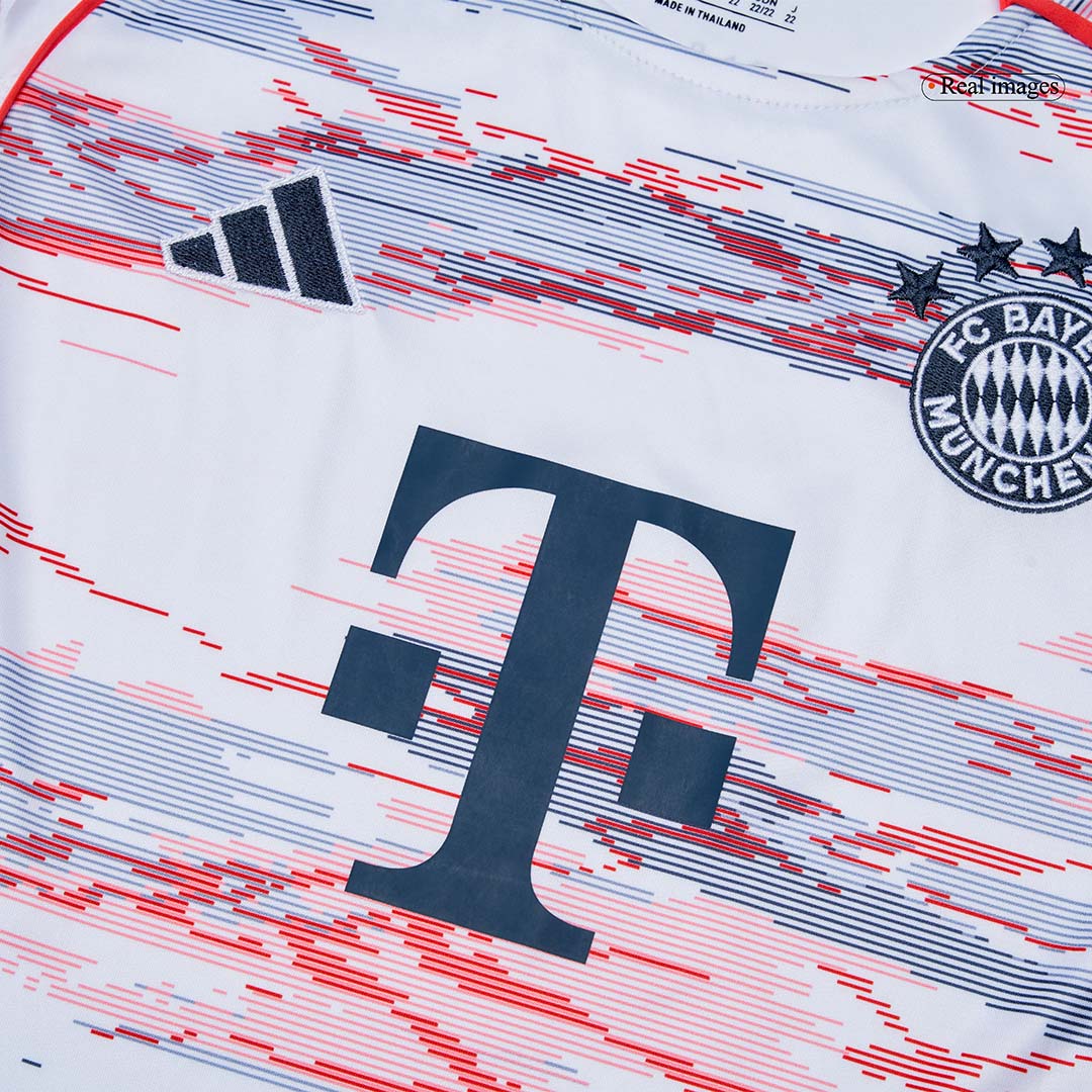 Kit de visitante del Bayern Múnich para niño (camiseta, pantalón corto y calcetines) 2025/26, color blanco