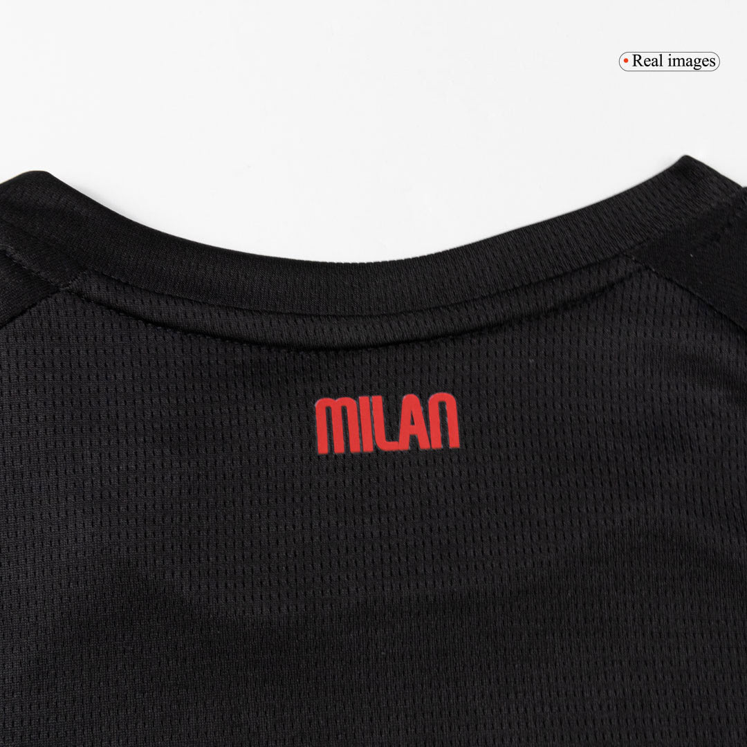 Kit de camiseta de fútbol local del AC Milan para niño (camiseta, pantalón corto y calcetines) 2025/26, rojo y negro
