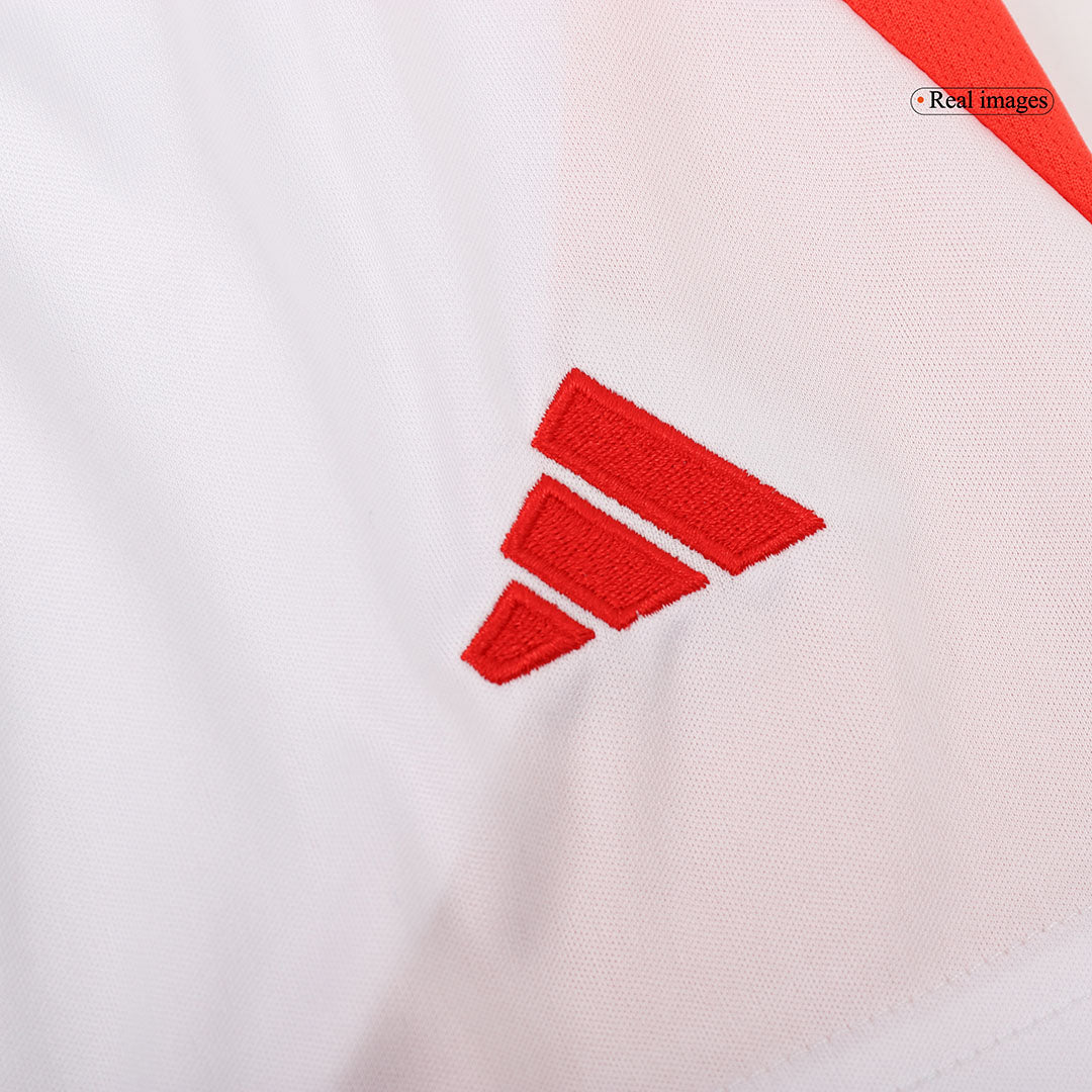 Kit de fútbol local del Manchester United para niños (Kit, pantalón corto y calcetines) 2024/25