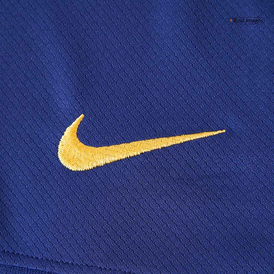 Kit de fútbol local del Barcelona (Kit, pantalón corto y medias) 2025/26, rojo y azul