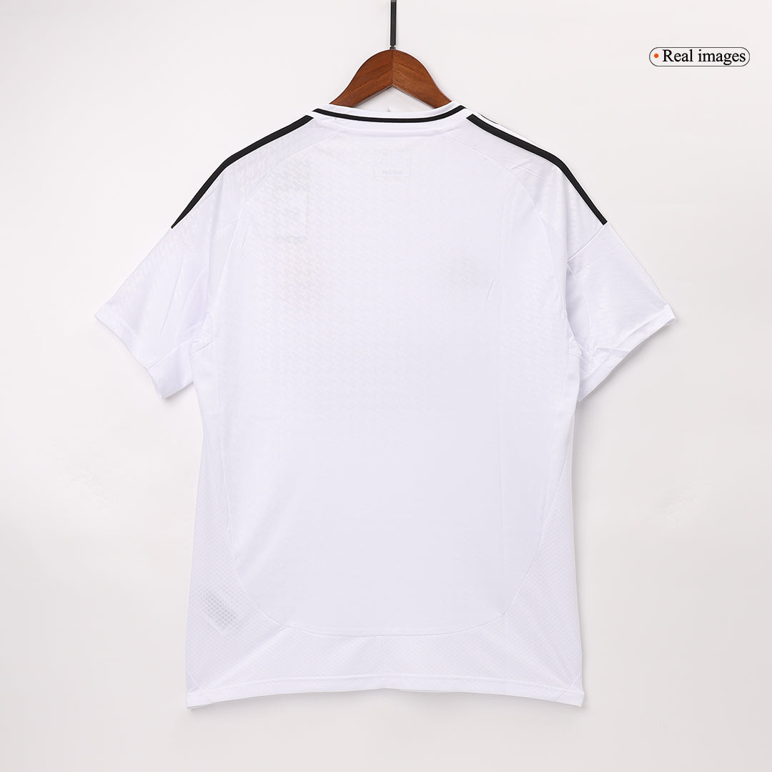 Kit de camiseta de fútbol local del Real Madrid