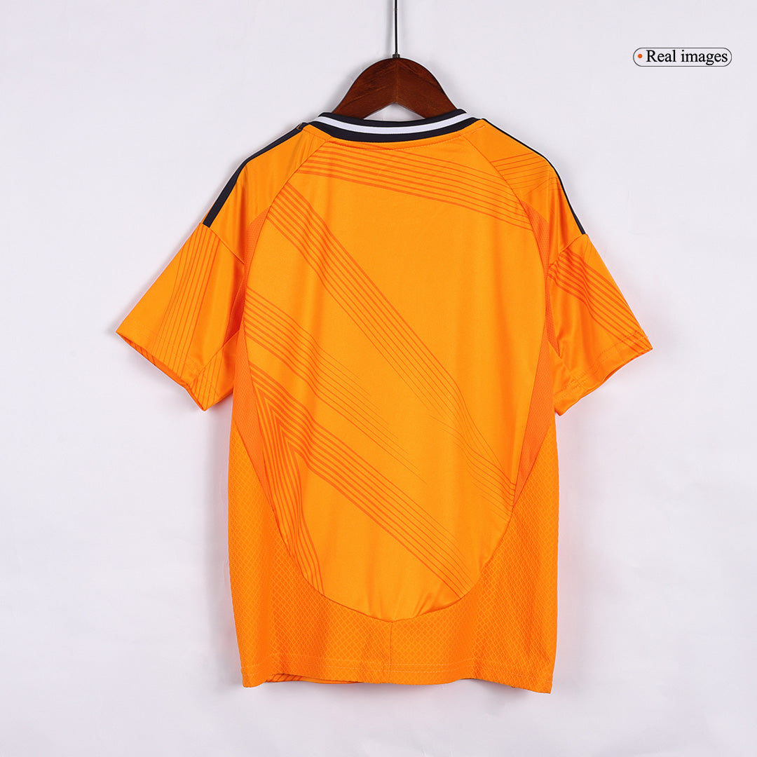 Kit de camiseta de fútbol visitante del Real Madrid para niños