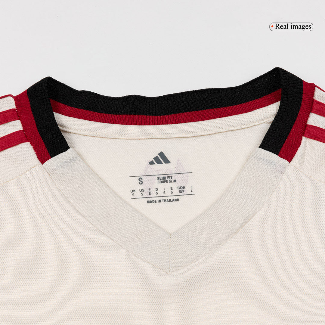 Kit de visitante del Liverpool (camiseta y pantalones cortos) 25/26 blanca