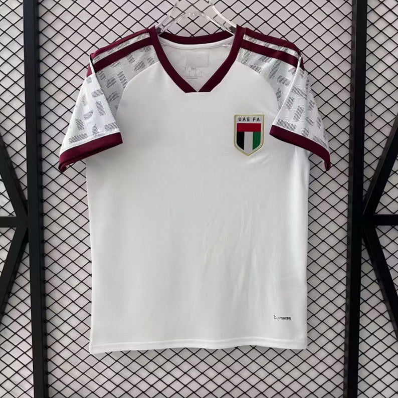 Camiseta local de los Emiratos Árabes Unidos