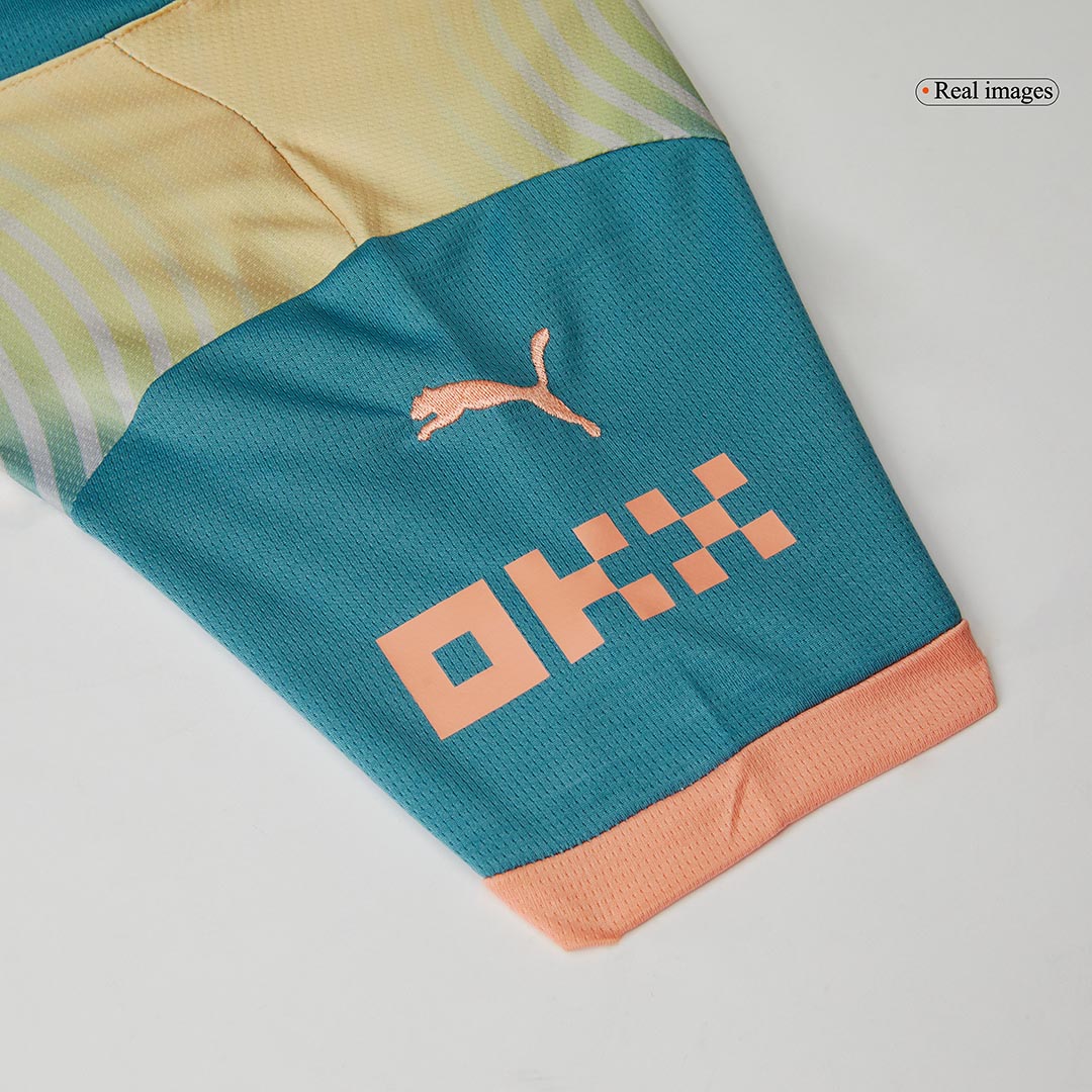 Kit de fútbol infantil del Manchester City (4.ª equipación visitante, "Definitely City") (Kit y pantalón corto) 2024/25