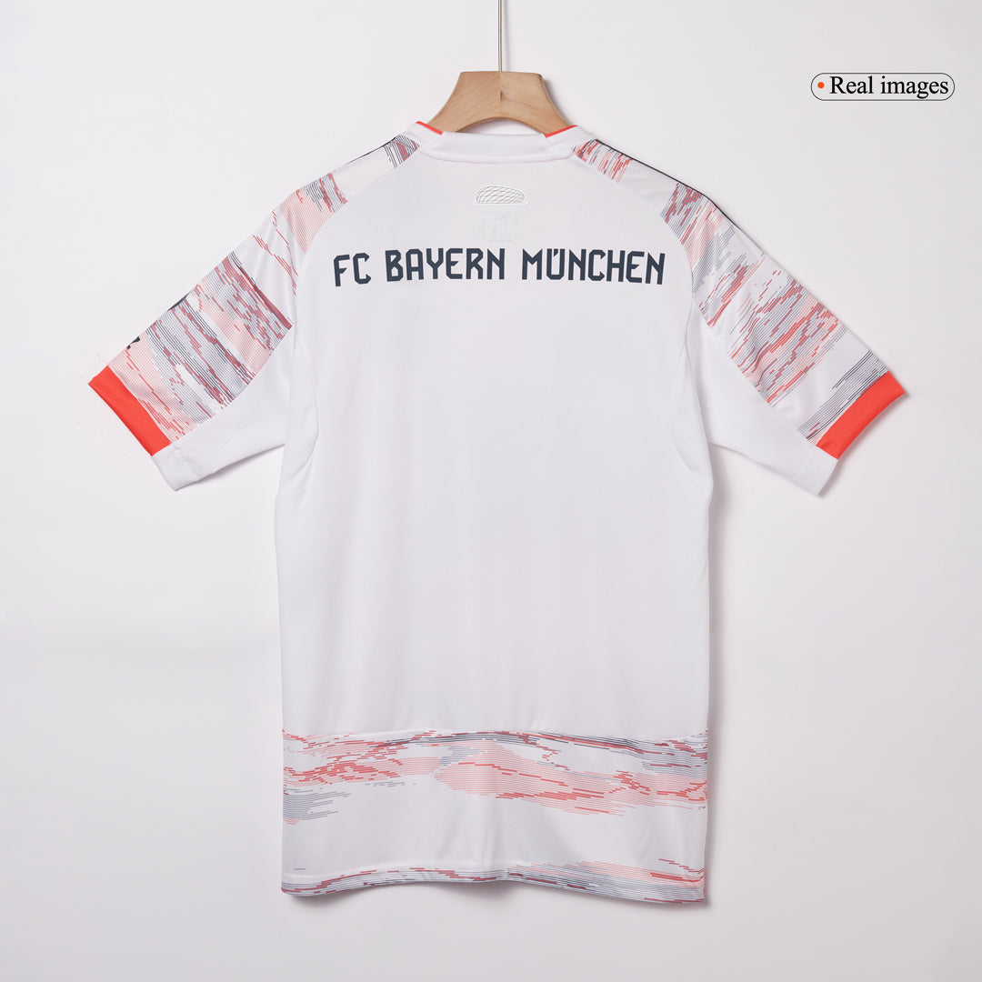 Camiseta de visitante del Bayern Múnich UPAMECANO #2 2025/26