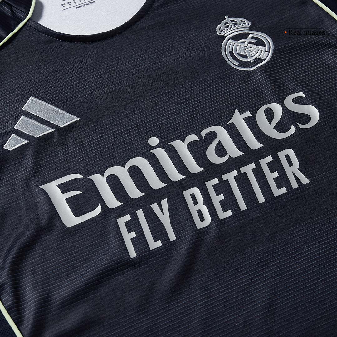 Camiseta de fútbol visitante del Real Madrid CAMAVINGA #6 2025/26