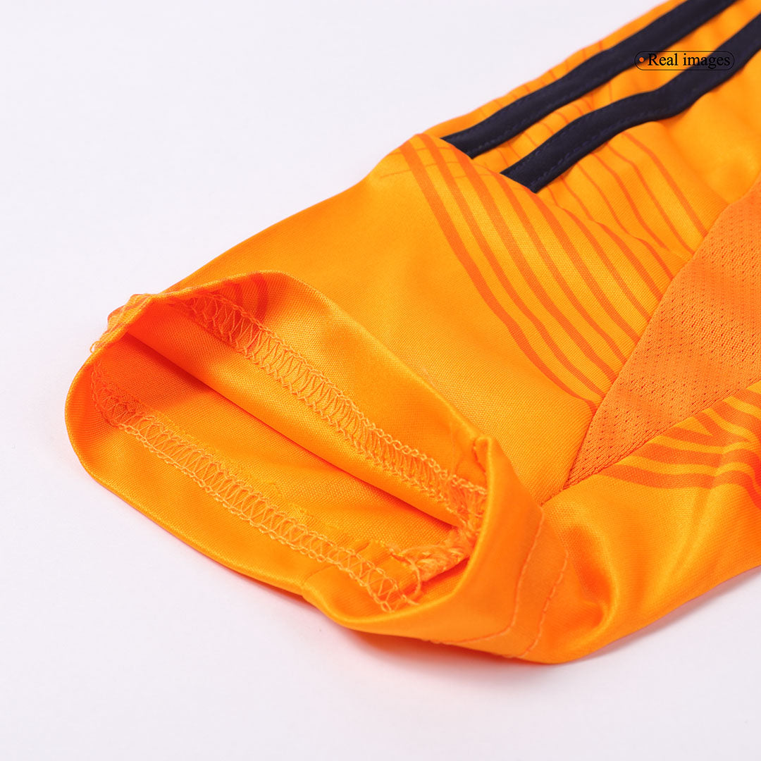 Kit de camiseta de fútbol visitante del Real Madrid para niños