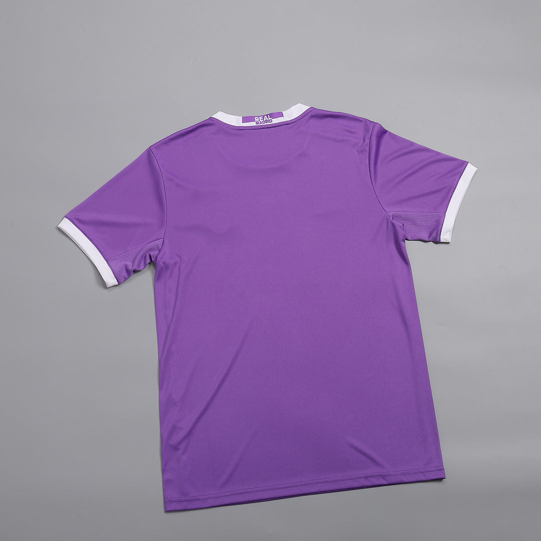 Camiseta de fútbol vintage de visitante del Real Madrid 2016/17