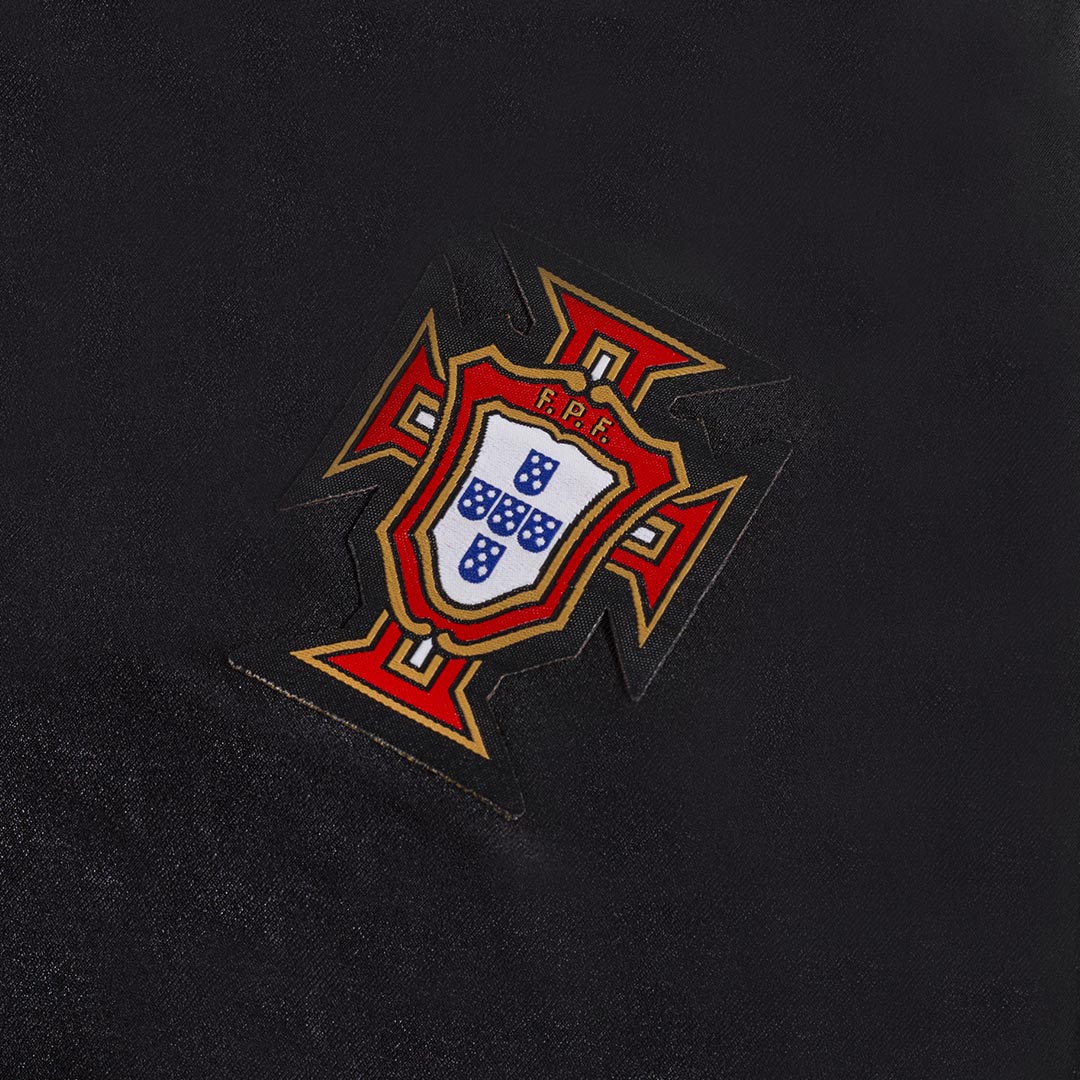 Camiseta retro de fútbol de visitante de Portugal 2006