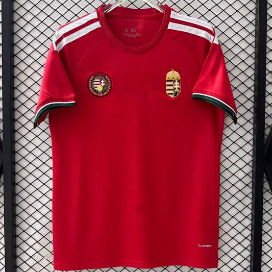 Camiseta local de Hungría