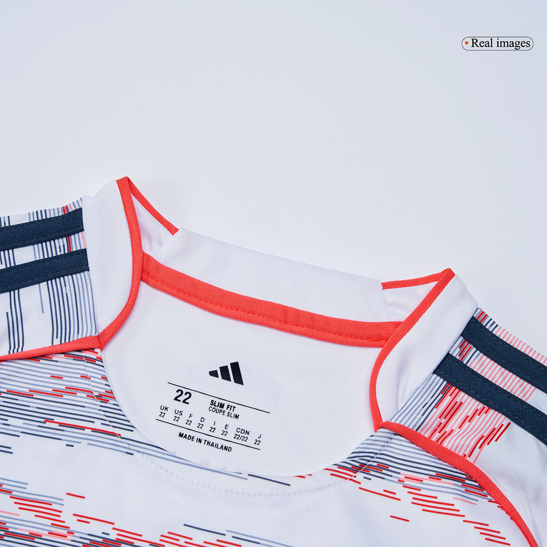 Kit de visitante del Bayern Múnich para niño (camiseta, pantalón corto y calcetines) 2025/26, color blanco