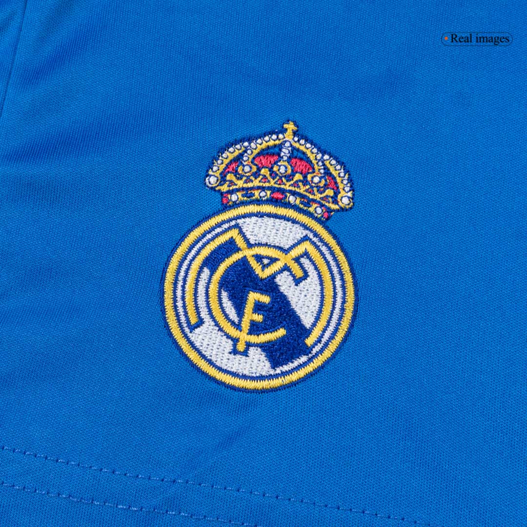 Kit de camiseta de fútbol de la tercera equipación del Real Madrid 2025/26 para niños